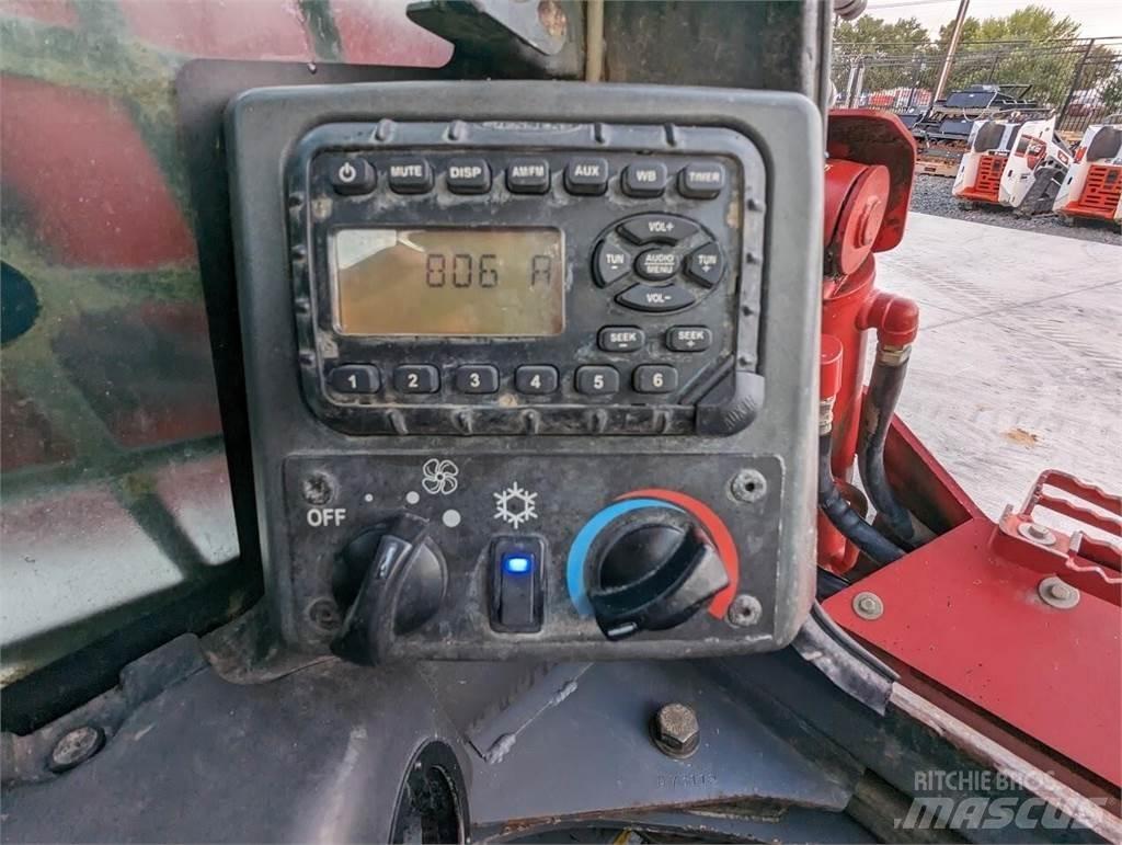 Takeuchi TL12V2 Skid steer mini utovarivači