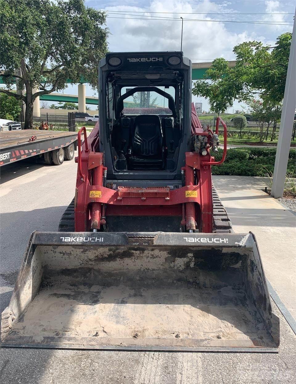 Takeuchi TL12V2 Skid steer mini utovarivači
