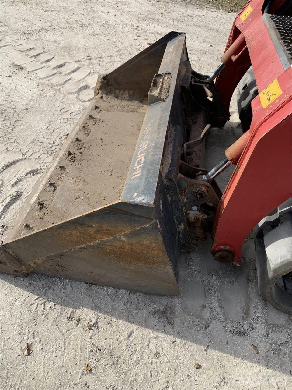 Takeuchi TL8 Skid steer mini utovarivači