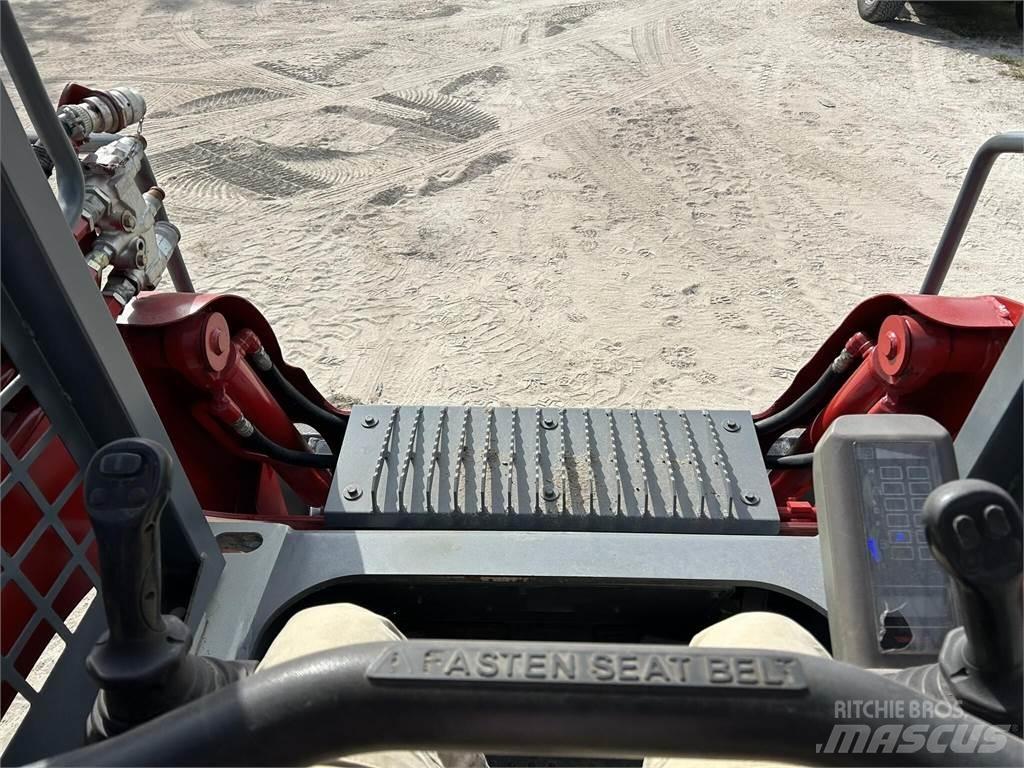 Takeuchi TL8 Skid steer mini utovarivači