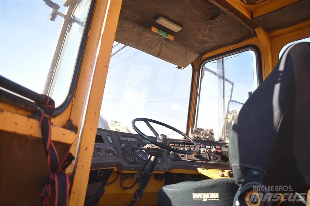 Volvo A25 Zglobni damperi