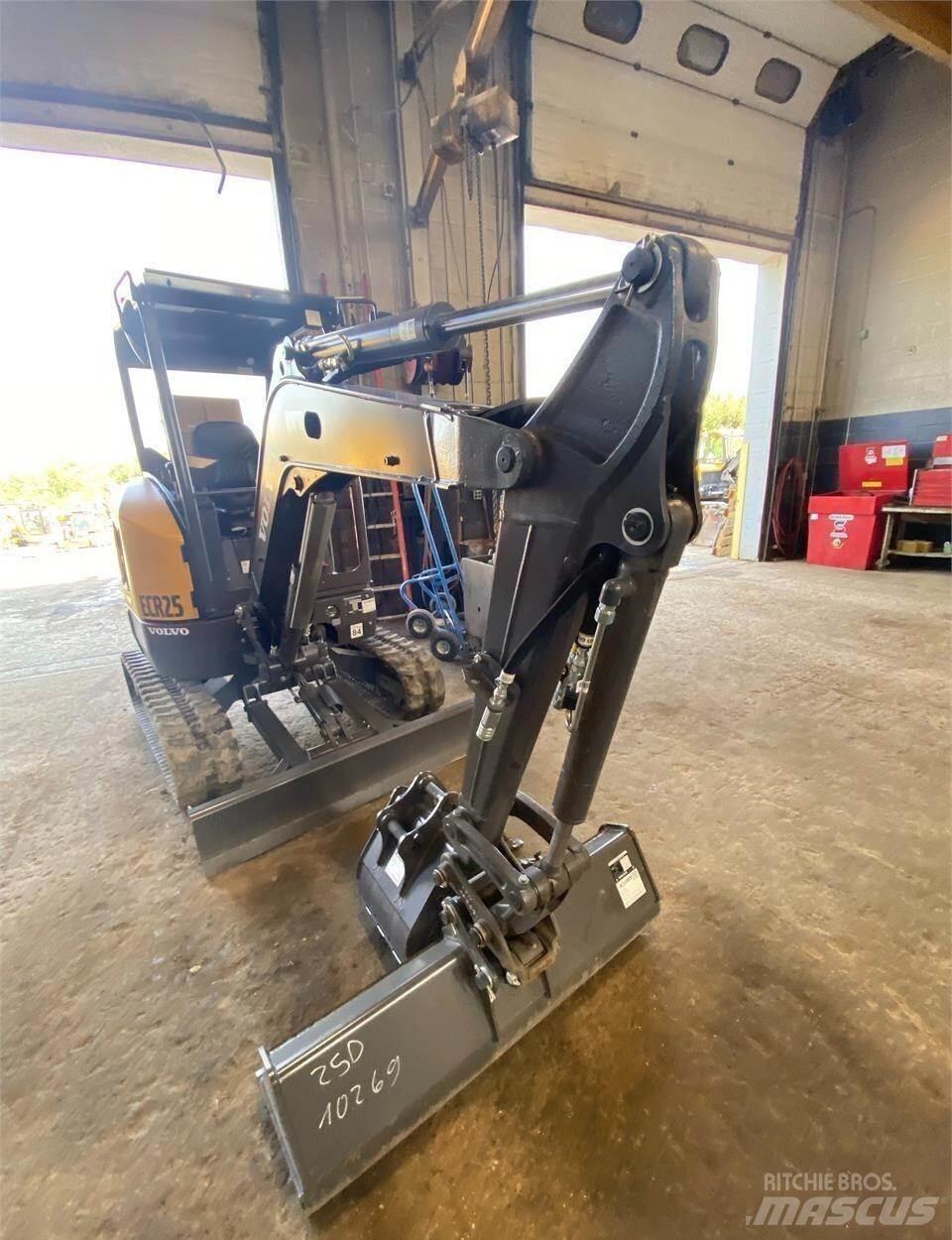 Volvo ECR25D Mini bageri < 7t