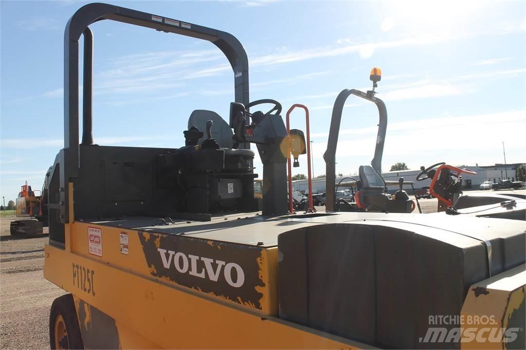 Volvo PT125C Gumeni valjci na točkovima