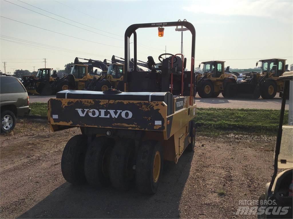 Volvo PT125C Gumeni valjci na točkovima