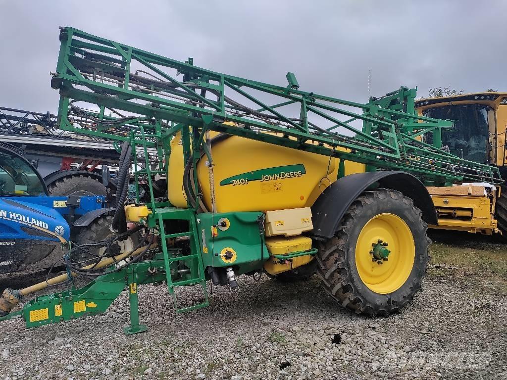 John Deere 740 i Vučene prskalice