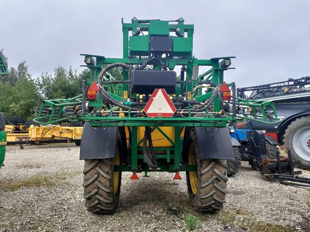 John Deere 740 i Vučene prskalice