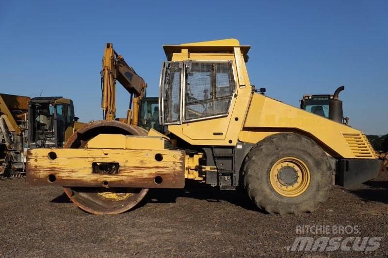 Bomag BW 225 D-3 Valjci sa duplim bubnjem