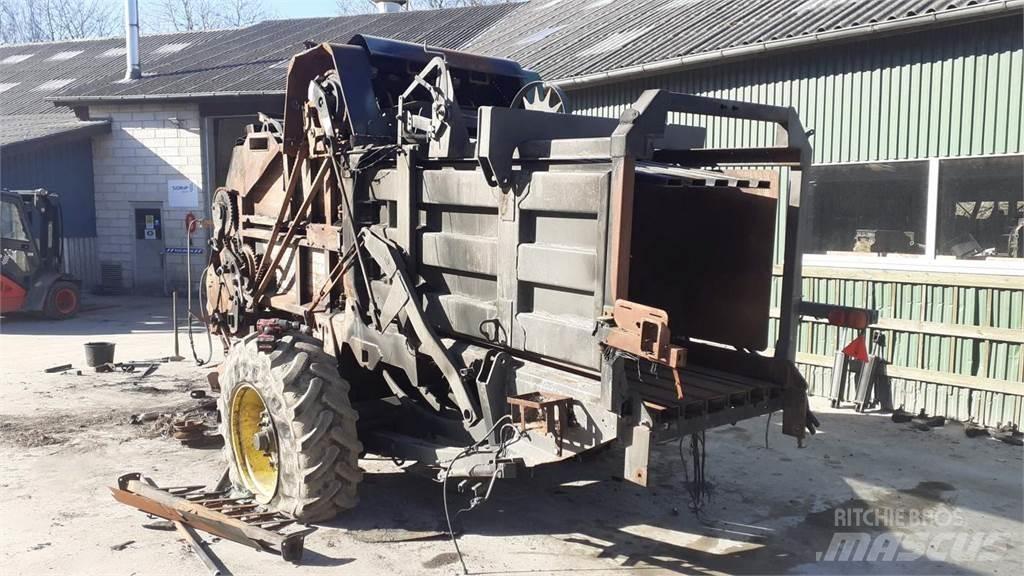 Fendt 12130N Traktori