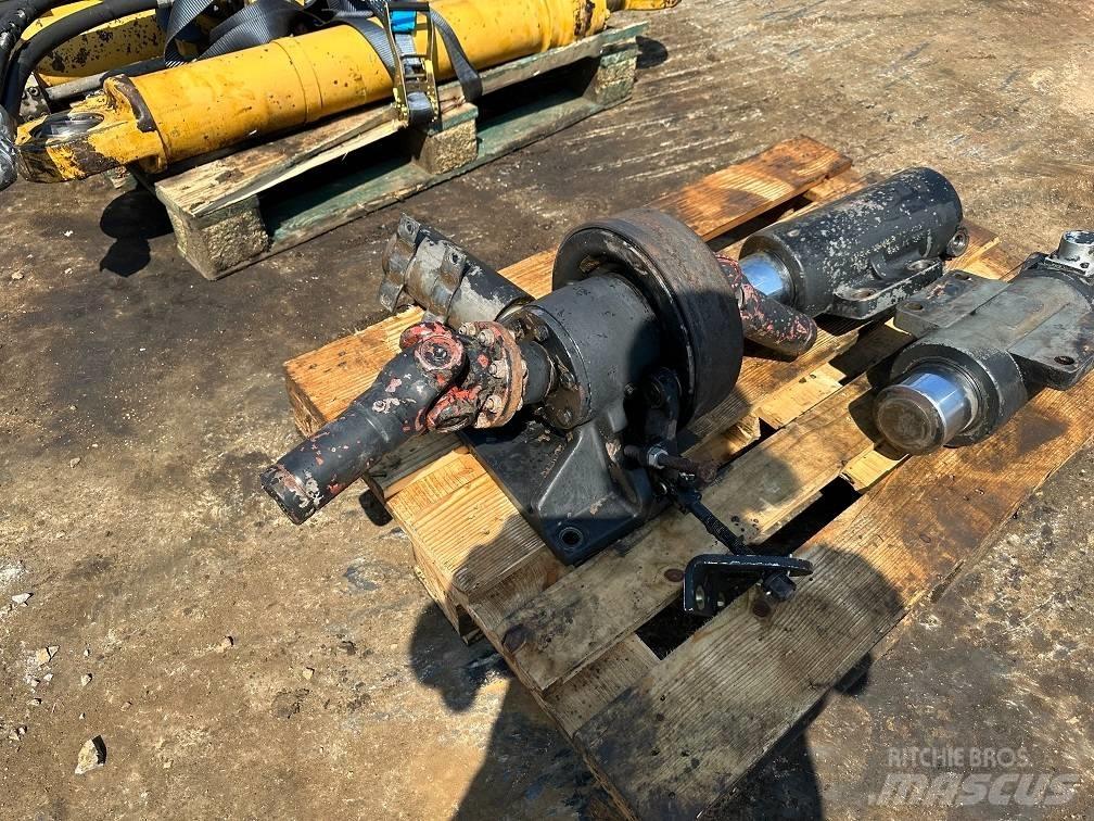 CAT 214 B FT gearbox Bageri točkaši