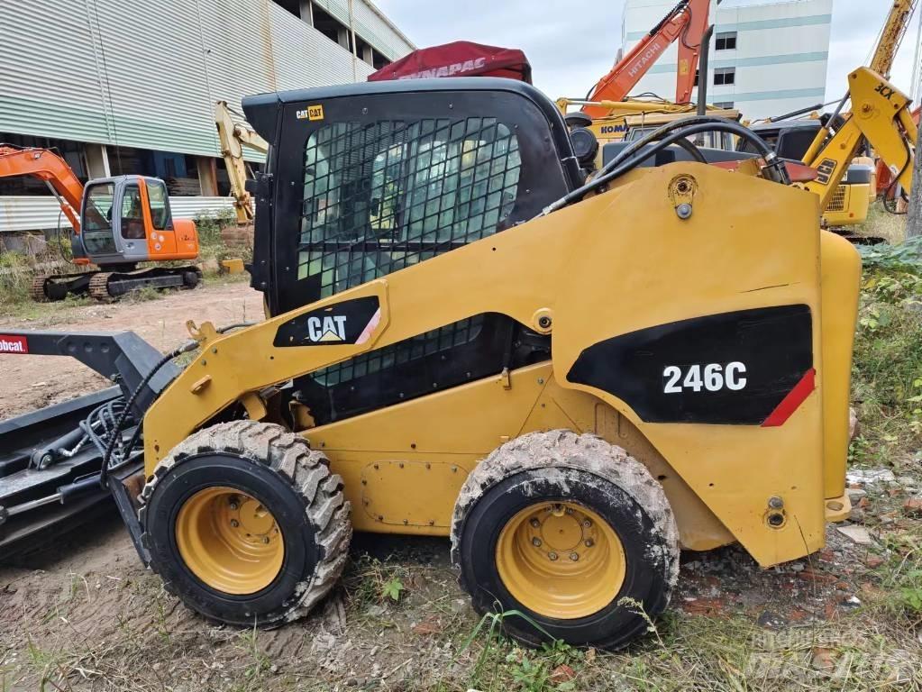 CAT 246C Skid steer mini utovarivači