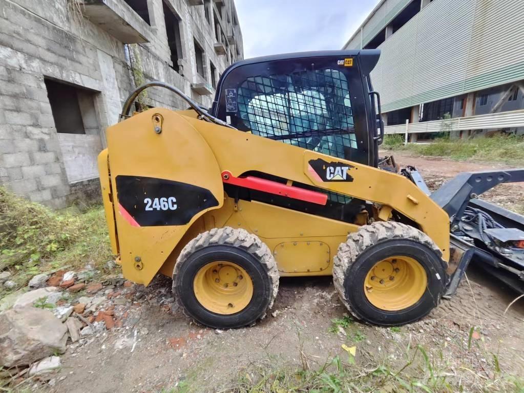 CAT 246C Skid steer mini utovarivači
