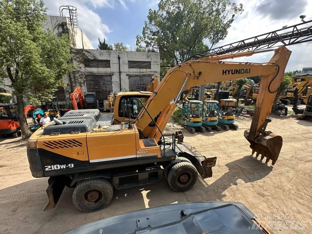Hyundai R210W-9 Bageri točkaši