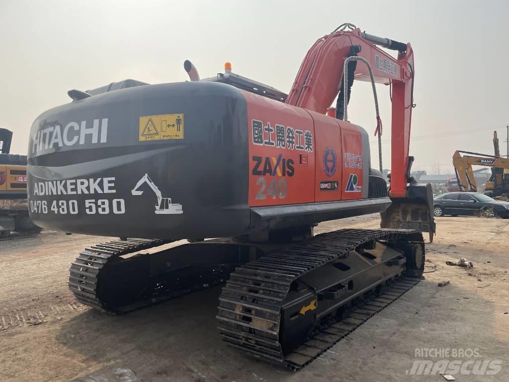 Hitachi 240 Midi bageri 7t – 12t