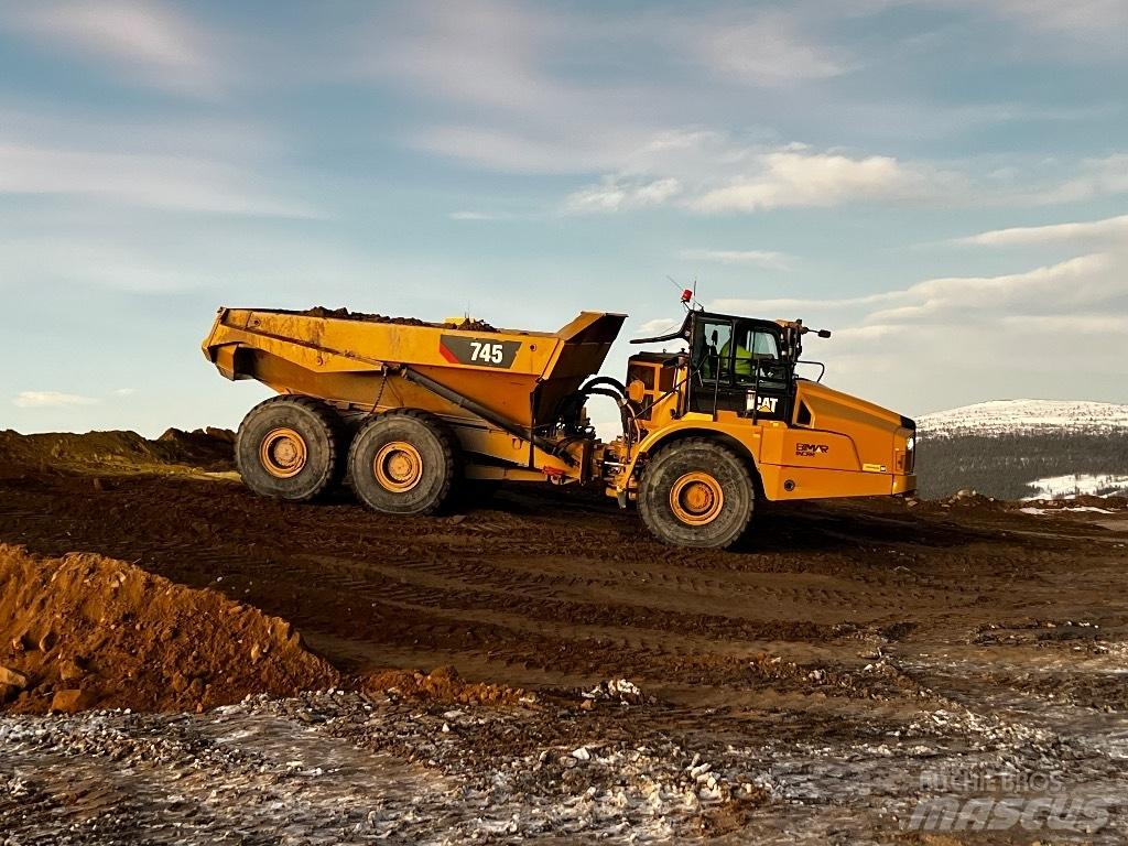 CAT 745 Zglobni damperi