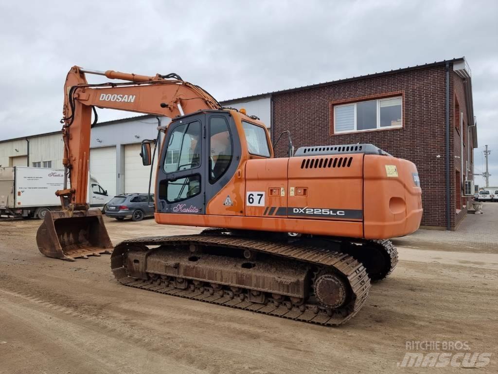 Doosan DX 225 LC Bageri guseničari