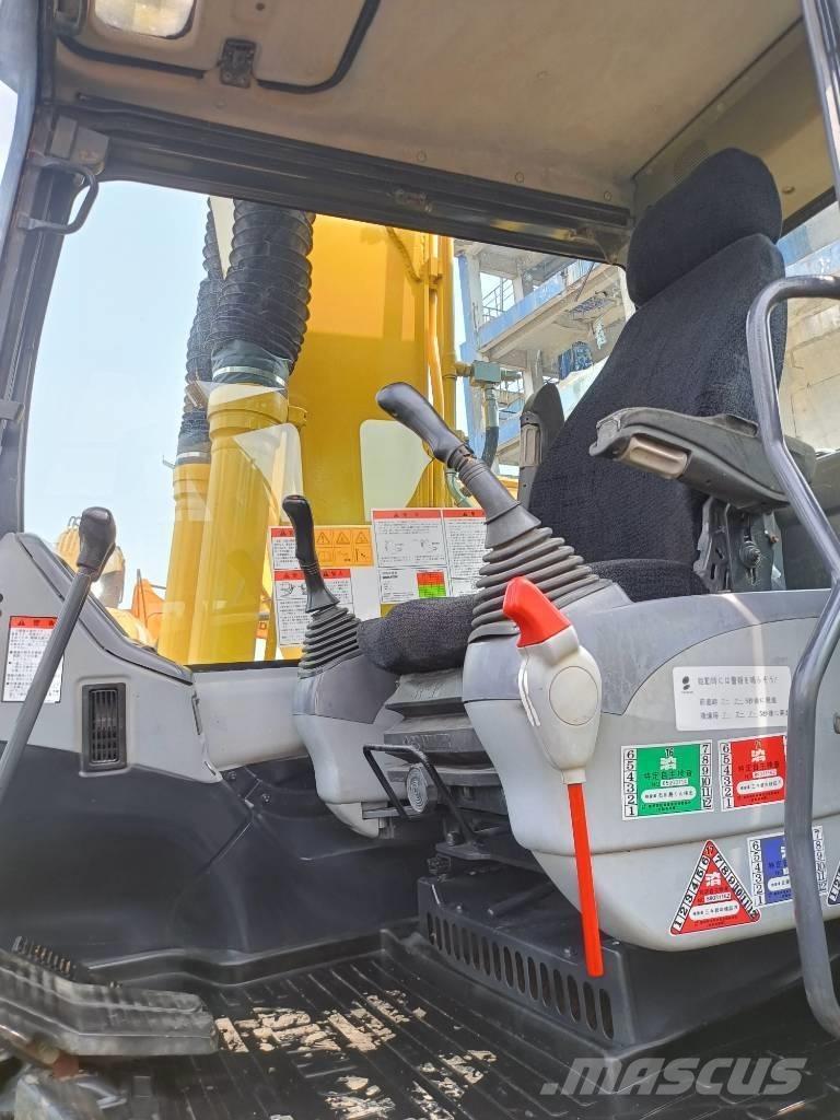 Komatsu PC130 Bageri guseničari