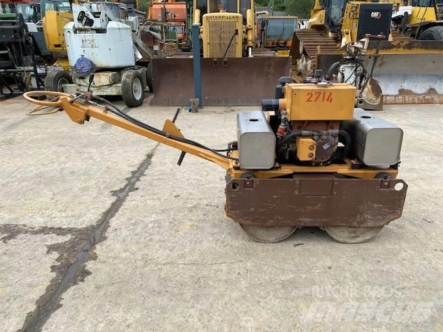 CASE Vibromax W 70 Valjci sa duplim bubnjem