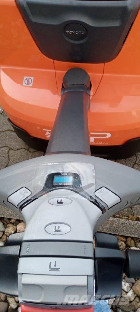 Toyota SWE120L Ručni električni viljuškar