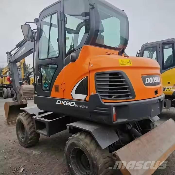 Doosan DX 60W Bageri točkaši
