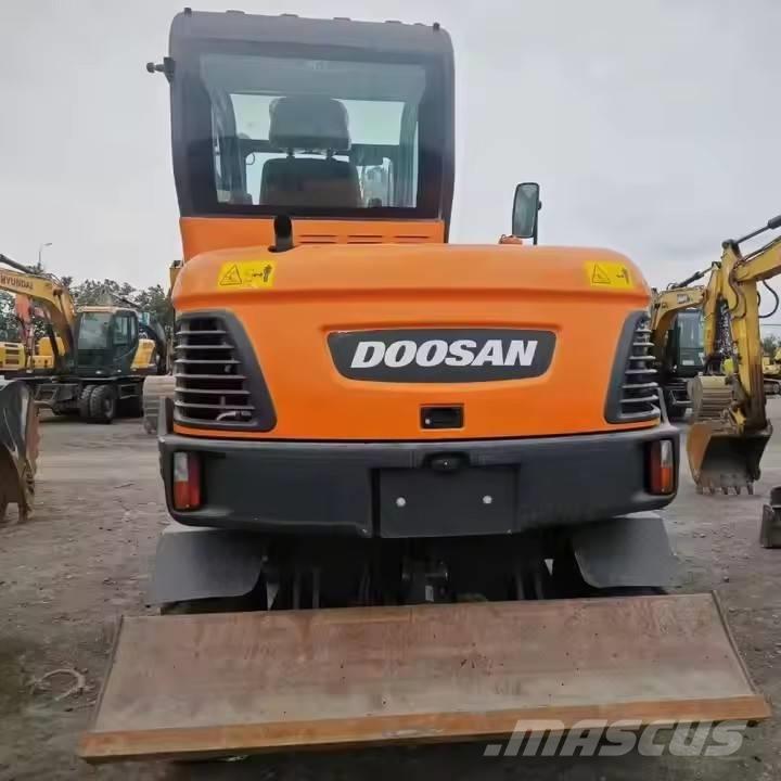 Doosan DX 60W Bageri točkaši
