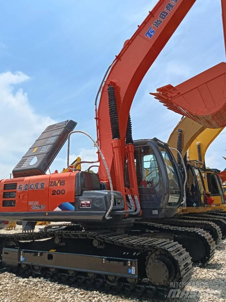 Hitachi ZX 200 Midi bageri 7t – 12t