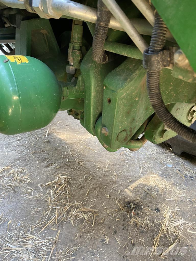 John Deere 6155R Traktori