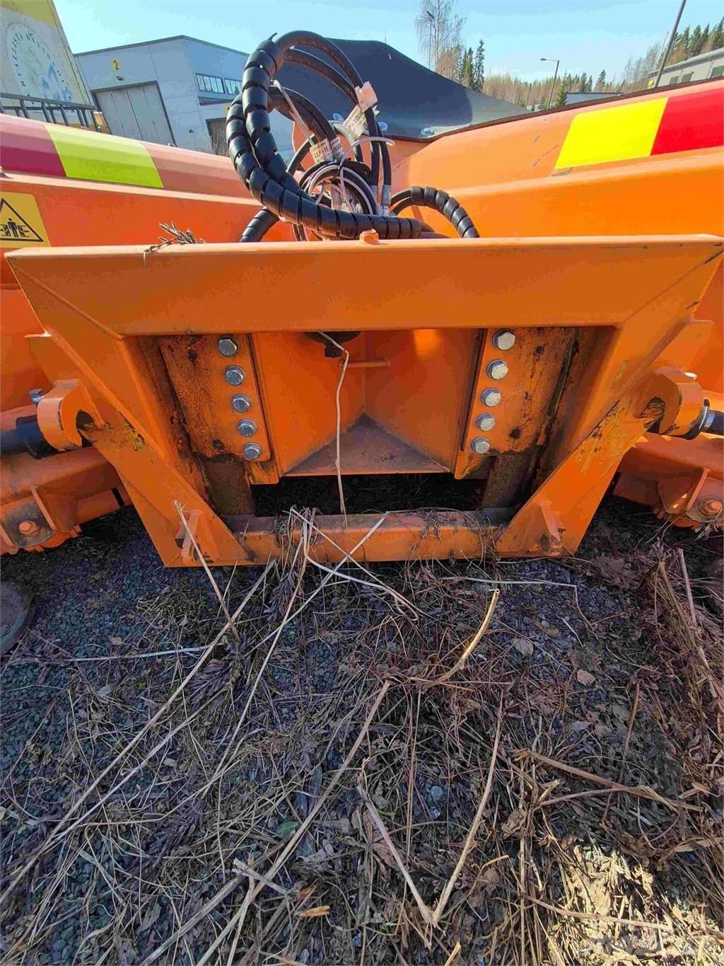 FMG nivelaura 390 Snežne daske i plugovi