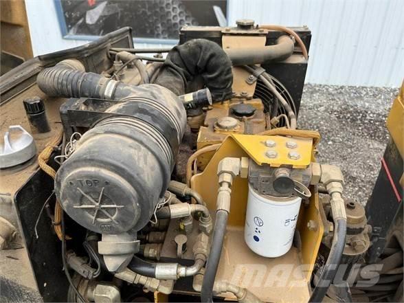 CAT CB-224E Valjci sa jednim bubnjem