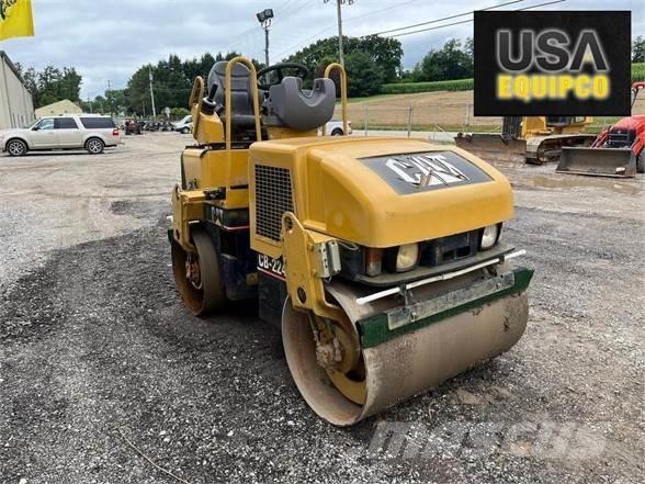 CAT CB-224E Valjci sa jednim bubnjem