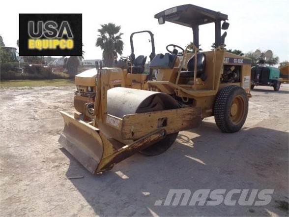 CAT CS-323C Valjci sa jednim bubnjem