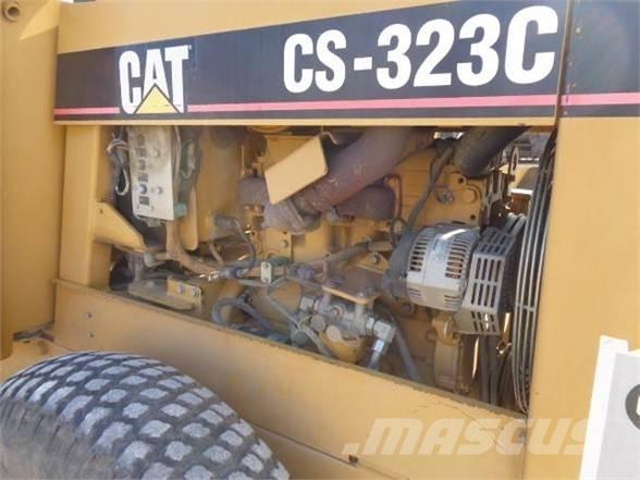 CAT CS-323C Valjci sa jednim bubnjem