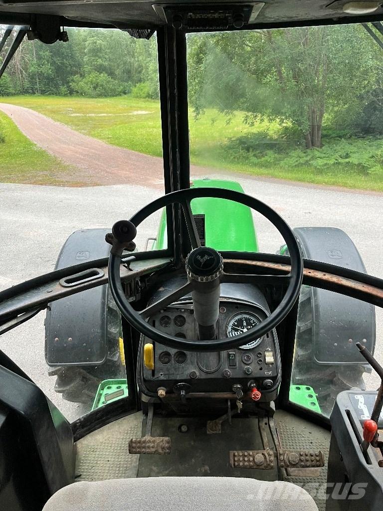 John Deere 4240 S Traktori
