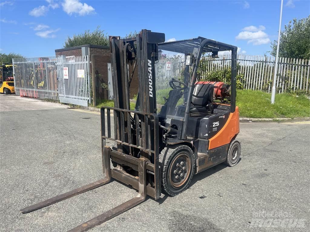 Doosan G25P-5 Plinski viljuškari