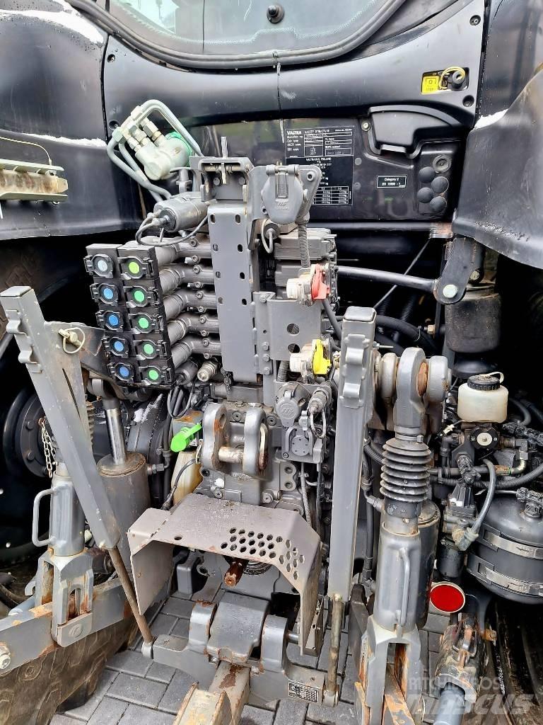 Valtra T 254 Traktori