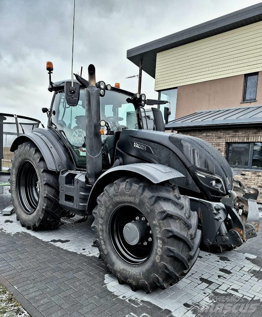 Valtra T 254 Traktori