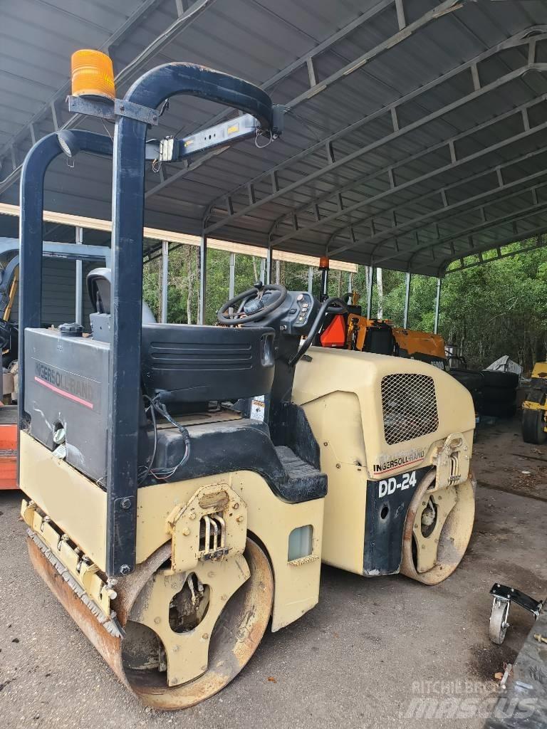 Ingersoll Rand DD 24 Valjci sa duplim bubnjem