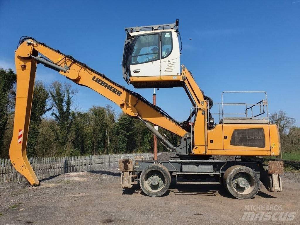 Liebherr LH 30 Bageri za prenos primarnih/sekundarnih sirovina