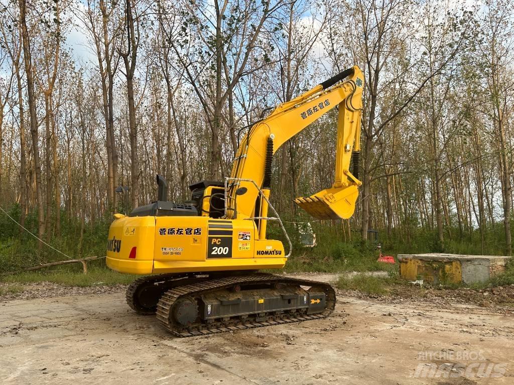 Komatsu PC200-8 Bageri guseničari