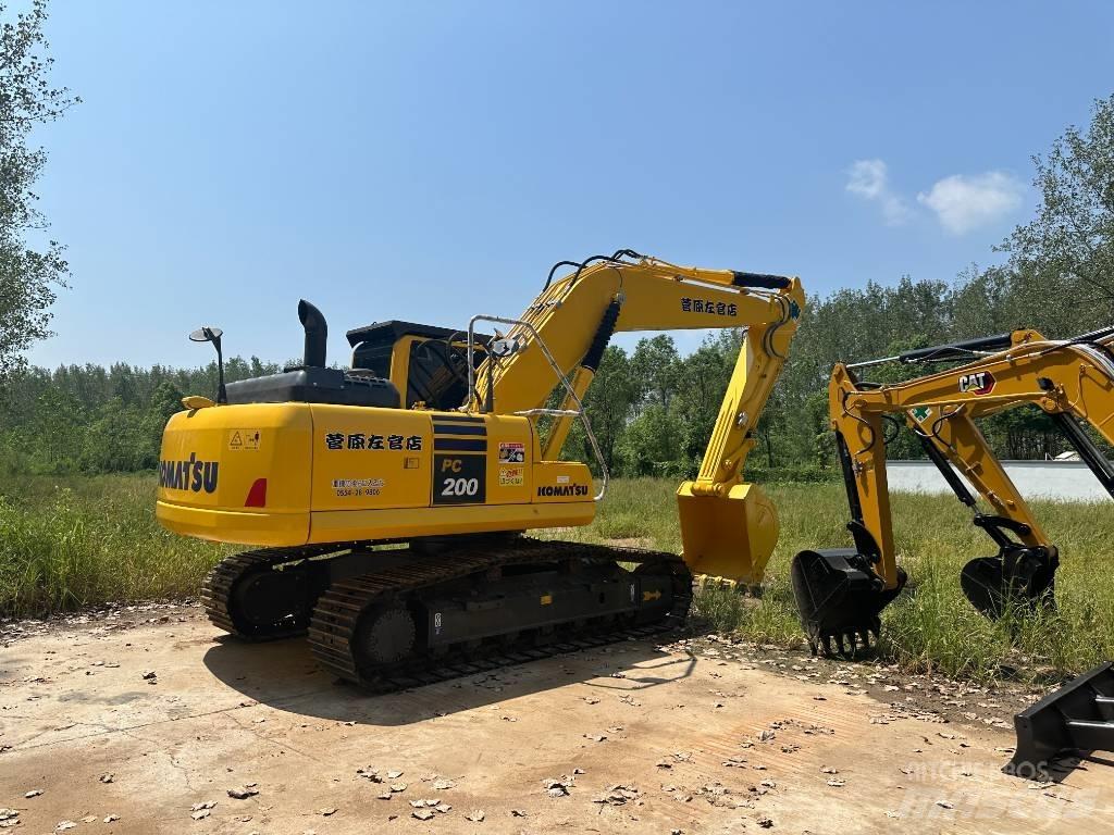Komatsu PC200-8 Bageri guseničari