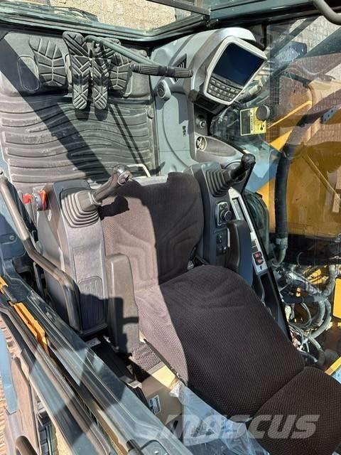 Hyundai HX 260 L Bageri guseničari