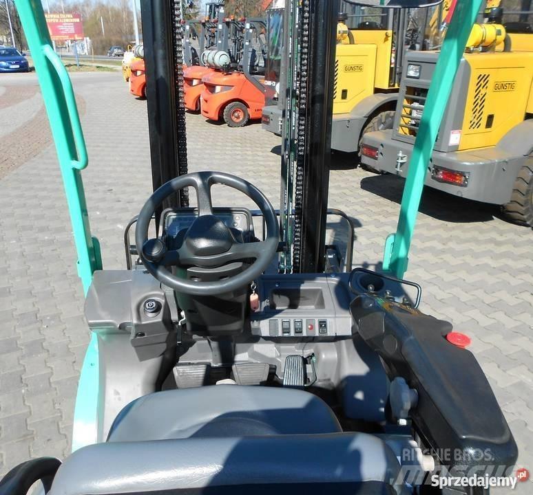 Mitsubishi FG25N Plinski viljuškari