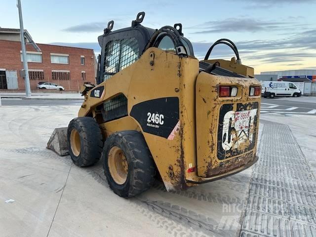 CAT 246 C Skid steer mini utovarivači