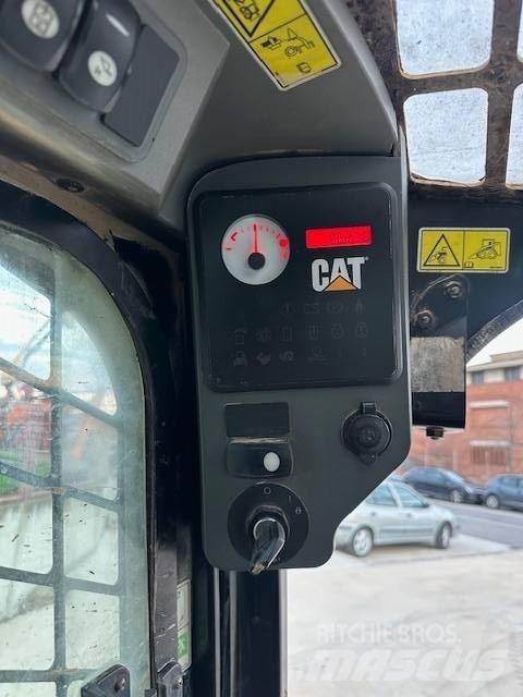 CAT 246 C Skid steer mini utovarivači