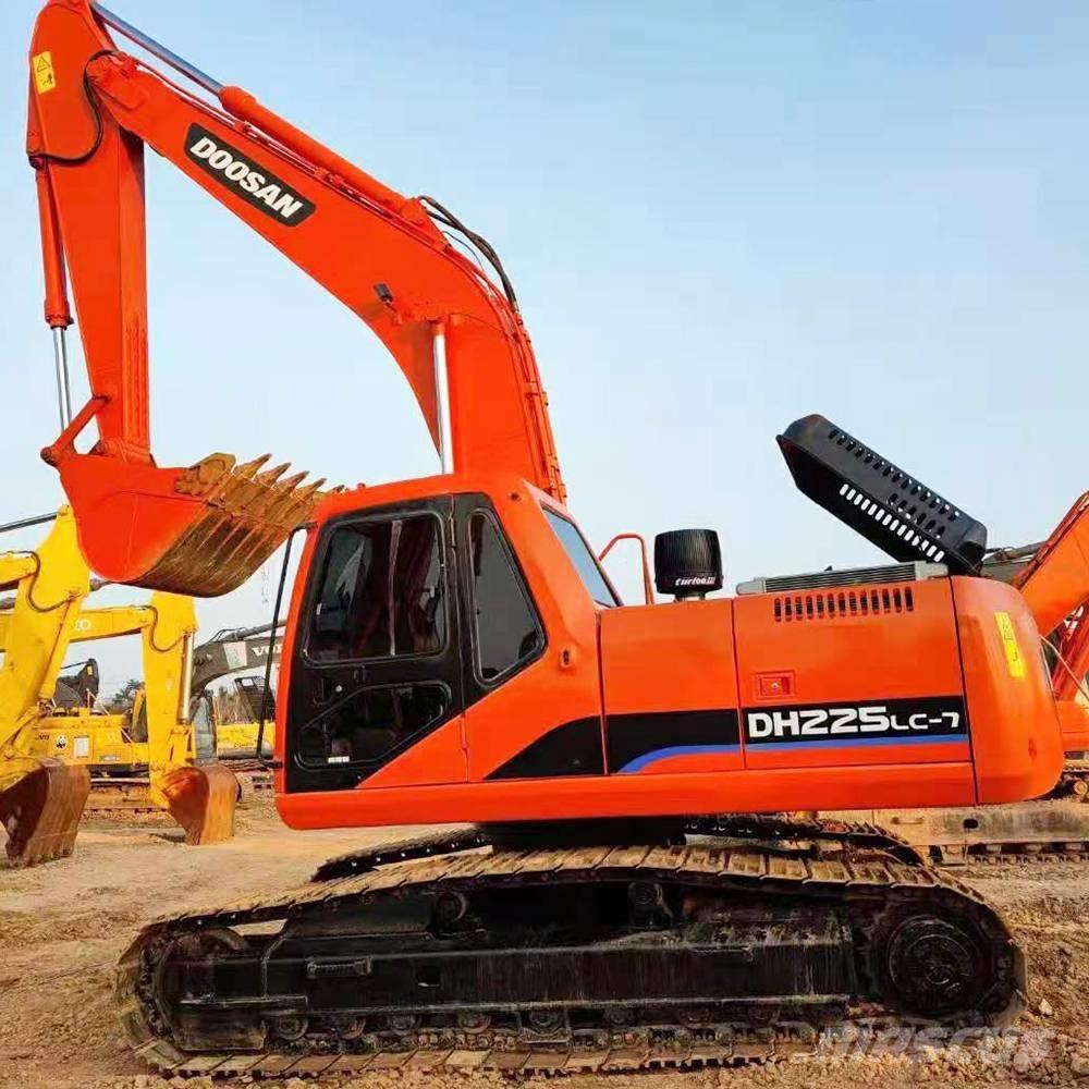 Doosan 225 Bageri guseničari