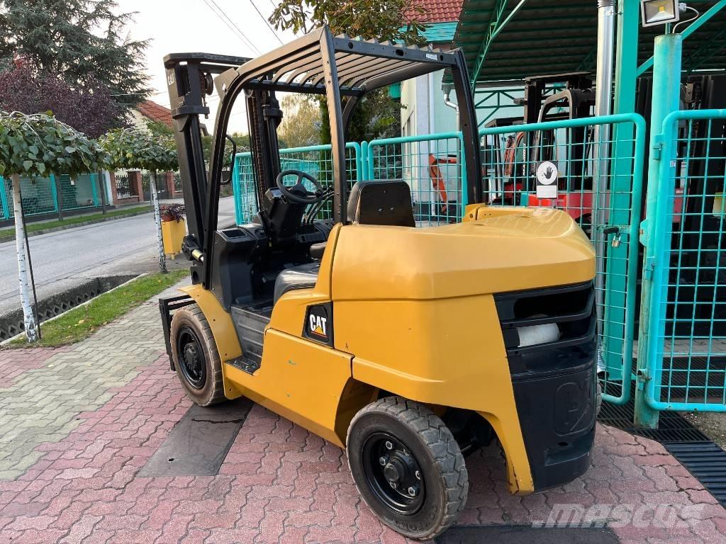 CAT DP 45 N V-3549 Dizelski viljuškari