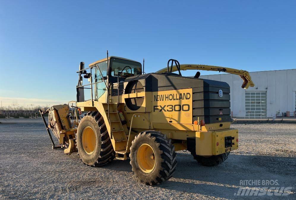 New Holland FX 300 Mašine za stočnu hranu sa sopstvenim pogonom