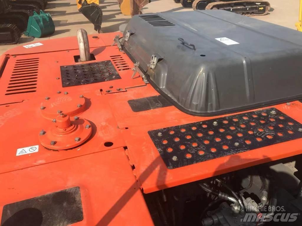 Hitachi 240-3 Bageri guseničari