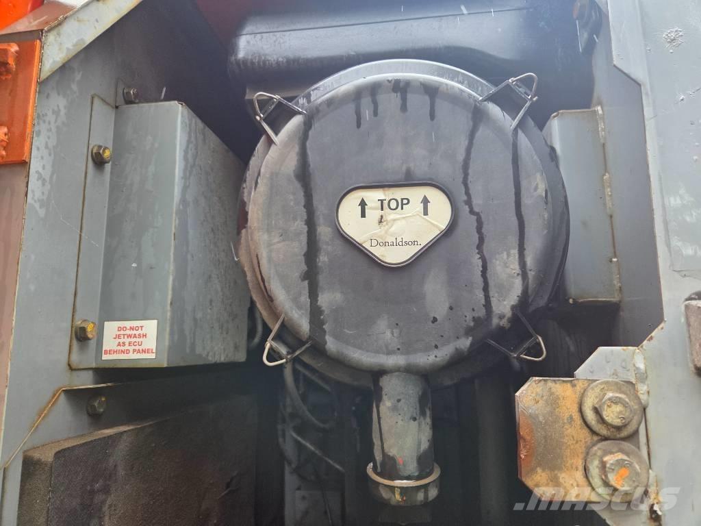 Hitachi ZX 210 LC-3 Bageri guseničari