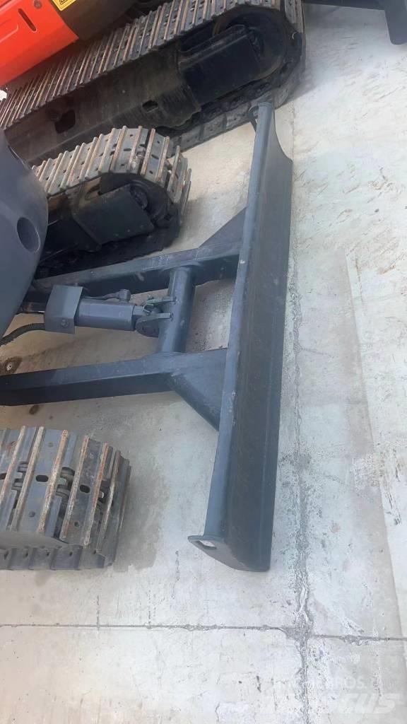 Kubota U 35 Bageri guseničari