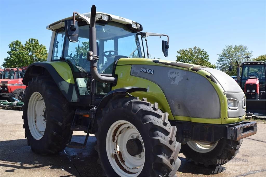 Valtra T120 Traktori